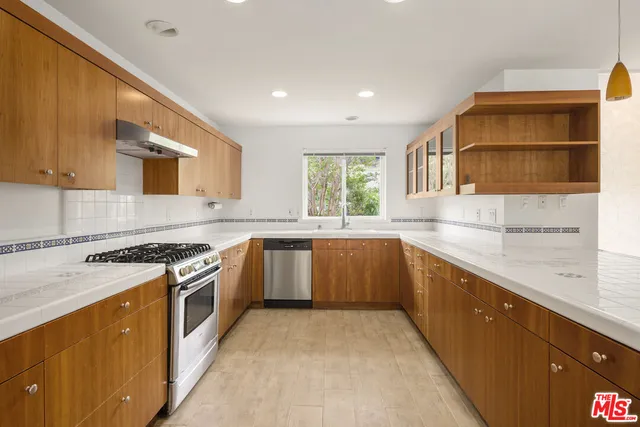 $8,200 | 907 Las Pulgas Road, Pacific Palisades, CA 90272