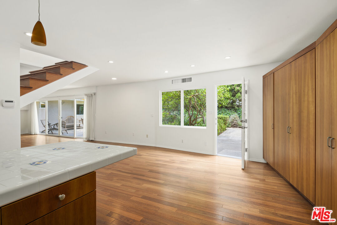 907 Las Pulgas Road Pacific Palisades, CA 90272 - Photo 9 of 39