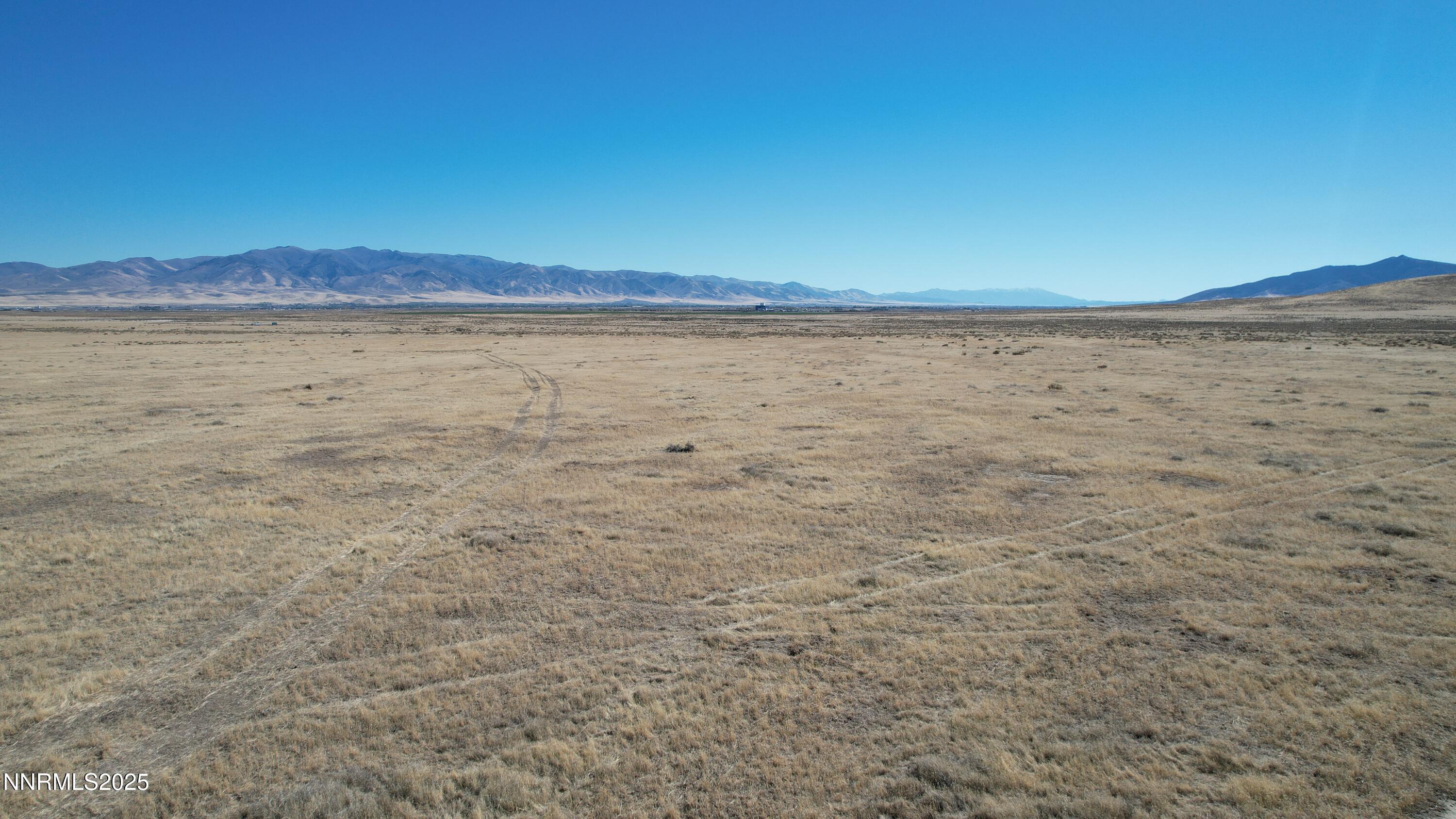 8 Jungo Road Winnemucca, NV 89445 - Photo 9 of 18 a view of ocean with mountain