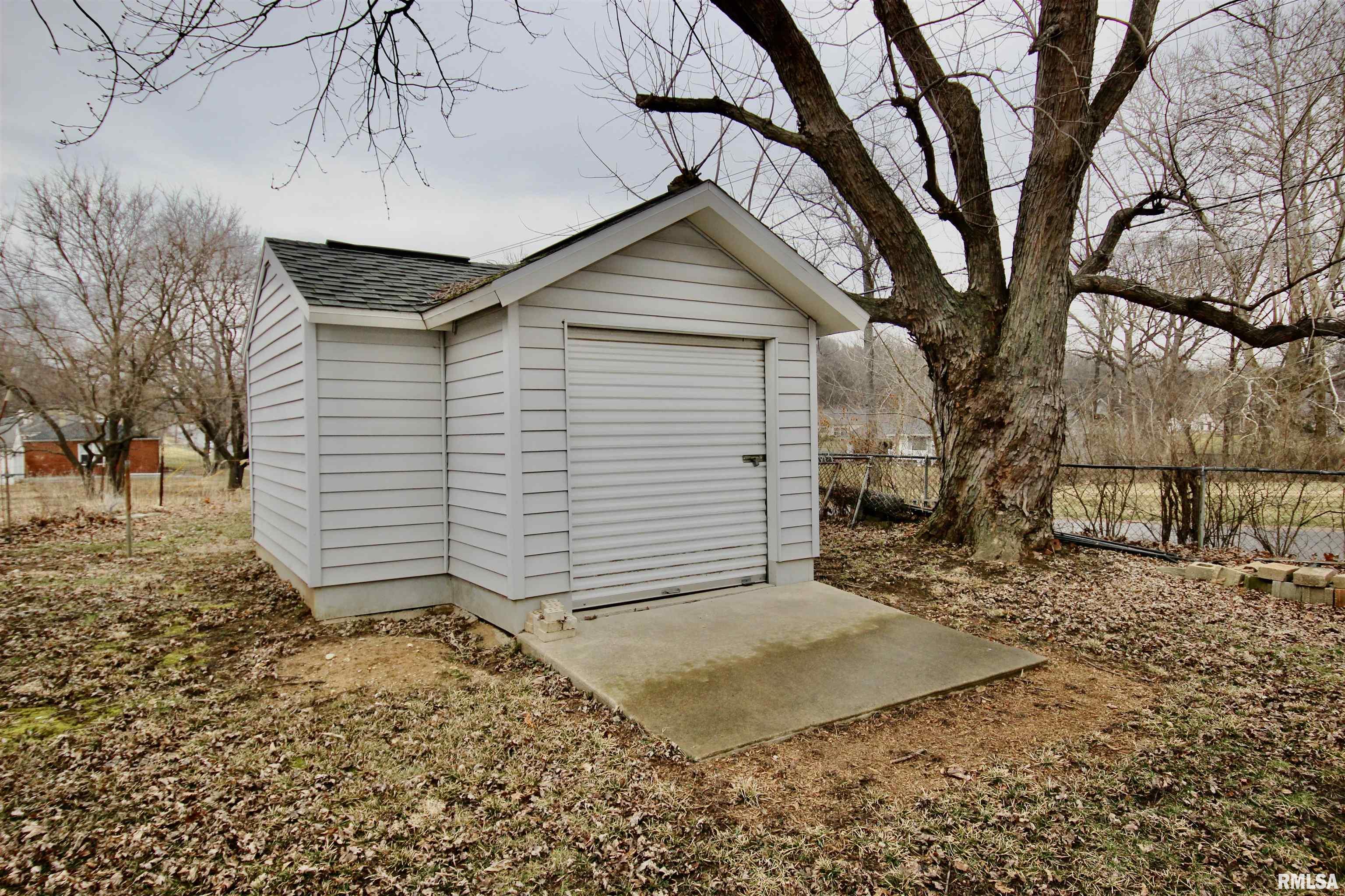 309 Decatur Road Marquette Heights, IL 61554 - Photo 9 of 36 Gallery Image 9