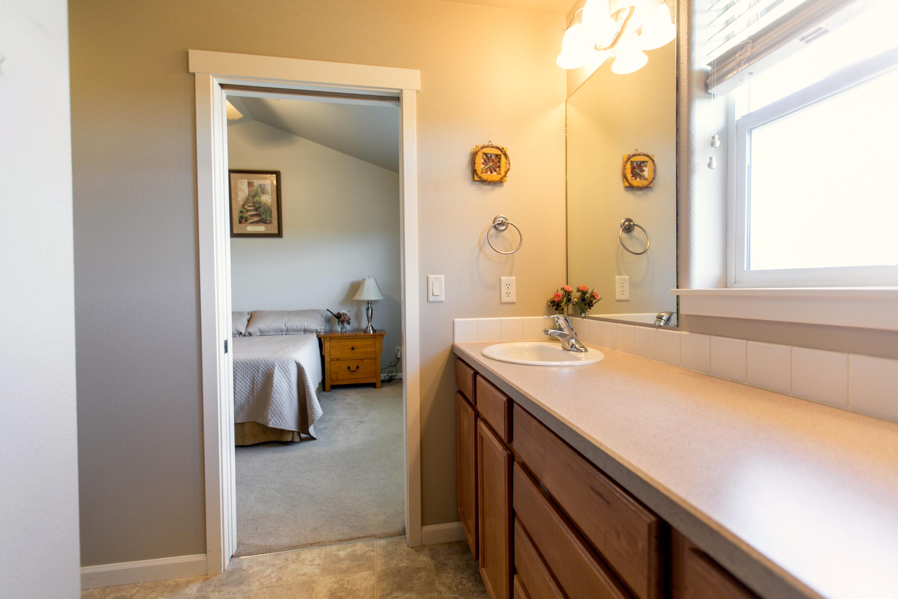 63796 Stanley Way Bend, OR 97701 - Photo 20 of 31 ensuite-pocket-door