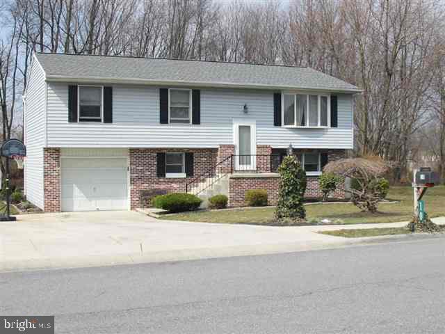 10 Raspberry Drive Mechanicsburg, PA 17050 - Photo 1 of 12 Gallery Image 1