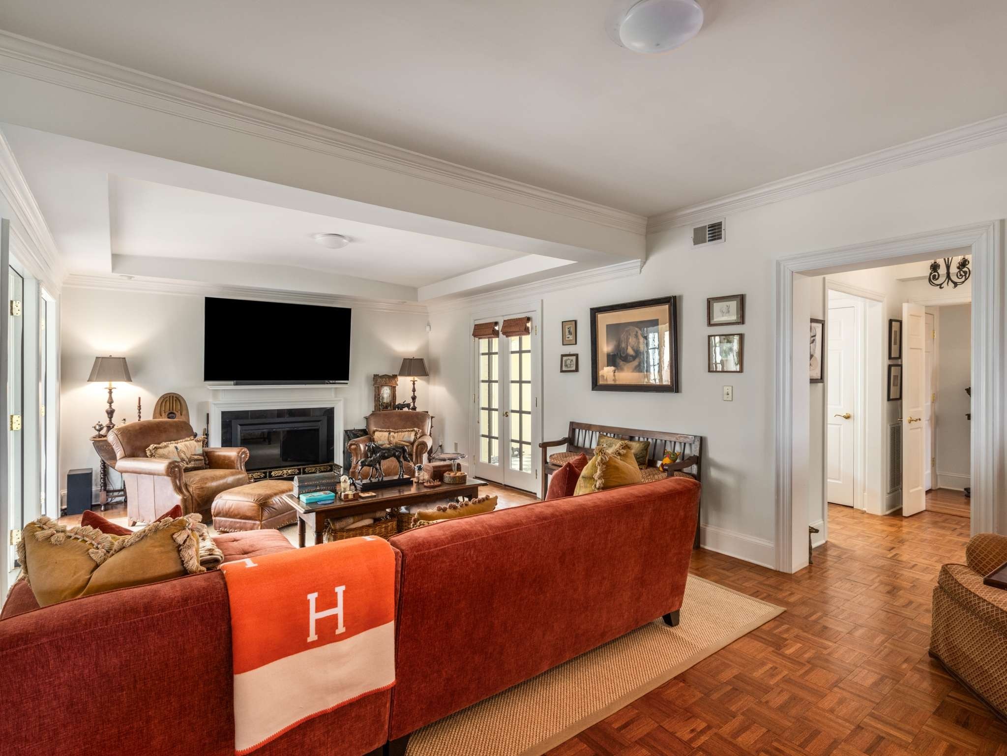 305 Davidson Road Nashville, TN 37205 - Photo 24 of 73 a living room with furniture and a flat screen tv