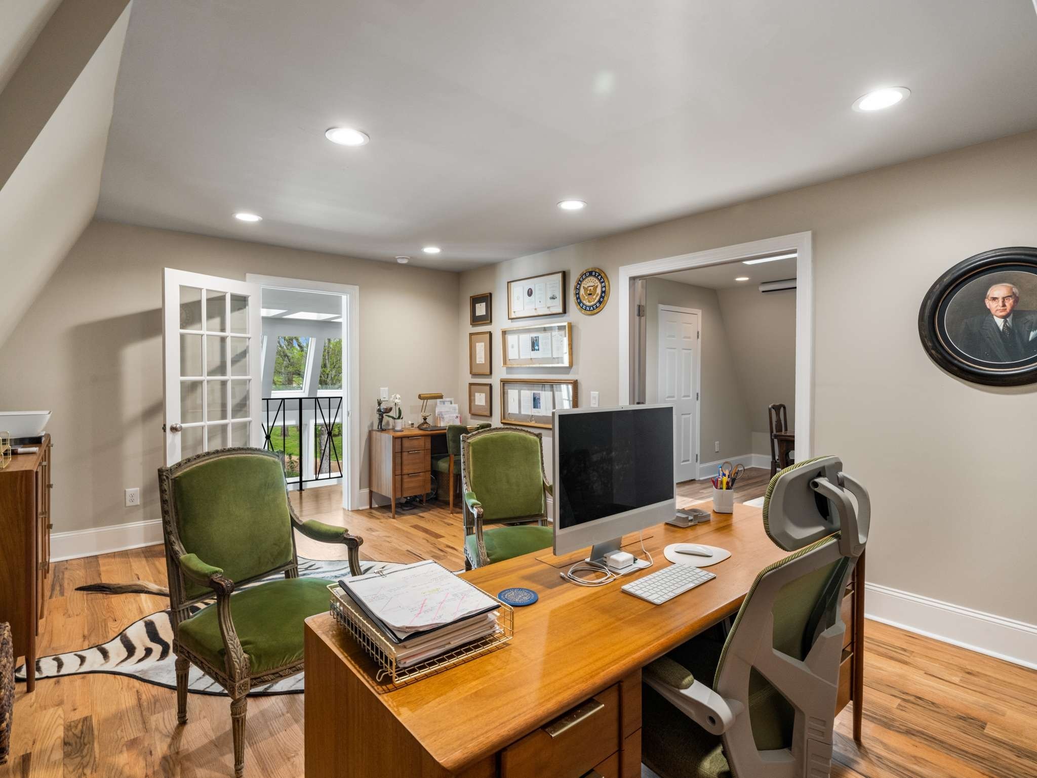 305 Davidson Road Nashville, TN 37205 - Photo 45 of 73 a living room with furniture a flat screen tv and a table