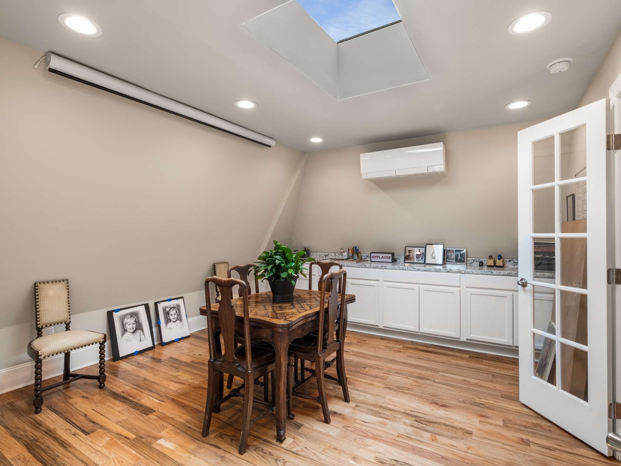 305 Davidson Road Nashville, TN 37205 - Photo 46 of 73 a kitchen with a table and chairs in it