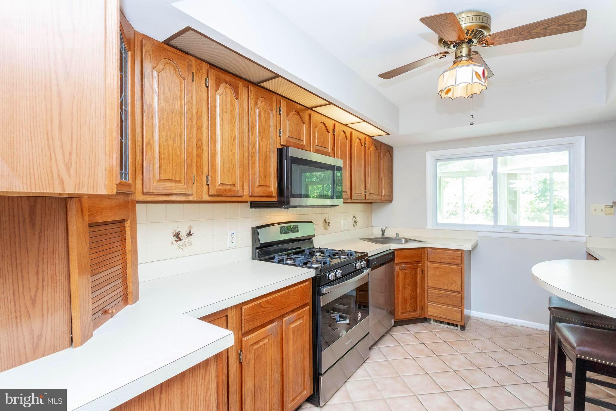 1622 Weyburn Road Baltimore, MD 21237 - Photo 19 of 45 Kitchen with lots of cabinetry