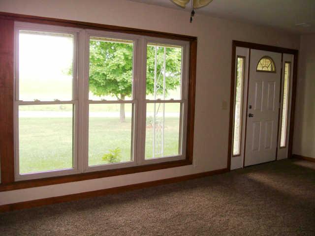 482 White Road Portland, TN 37148 - Photo 3 of 19 This Huge Living Room Provides An Elegant Setting For The Hostess Who Prefers Formal Entertaining !