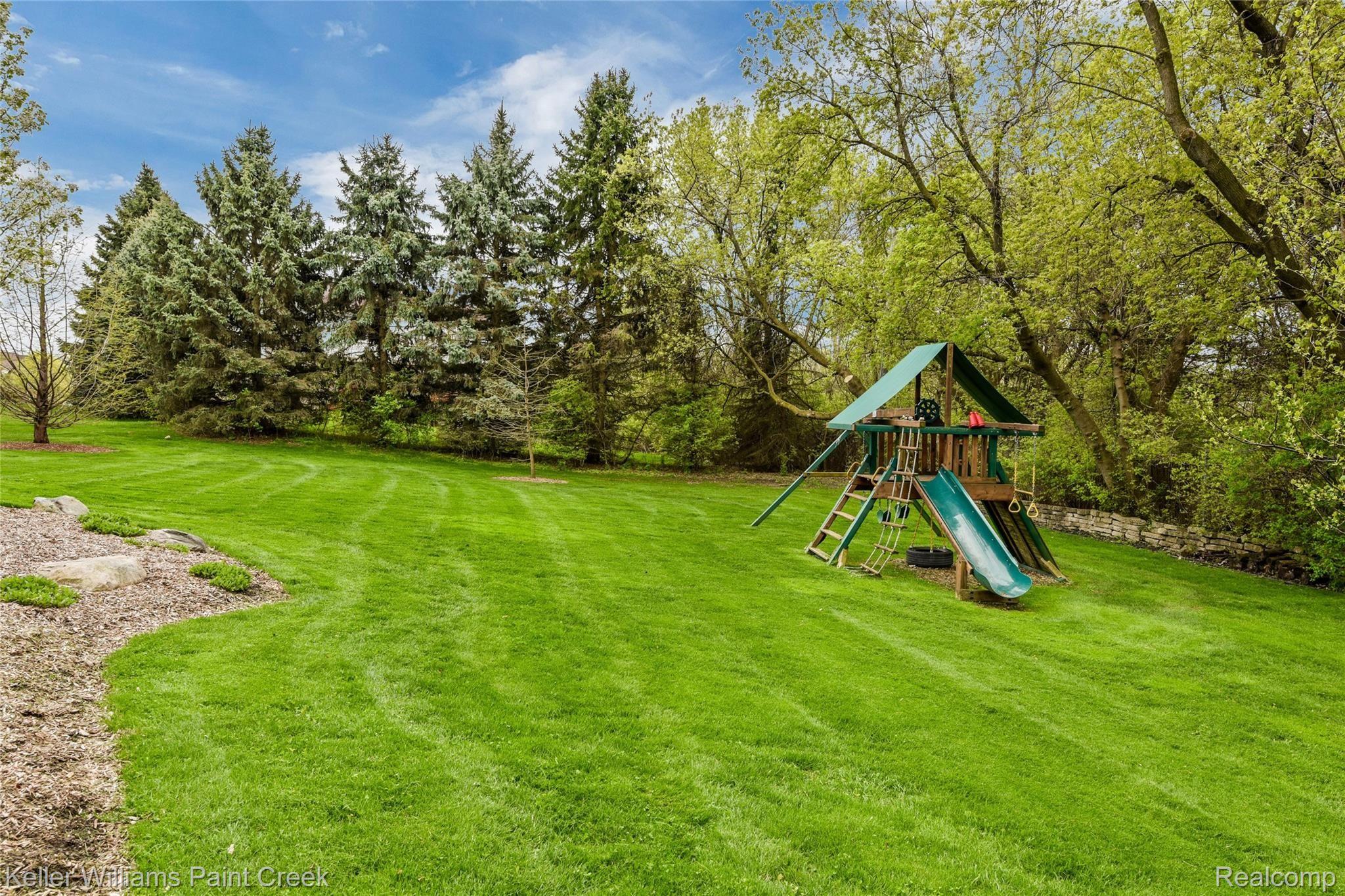 132 Saxon Court Rochester, MI 48307 - Photo 42 of 45 132 Saxon Ct Rochester Hills-print-041-41-132 Saxon Ct Rochester Hills-4200x2800-300dpi.jpg