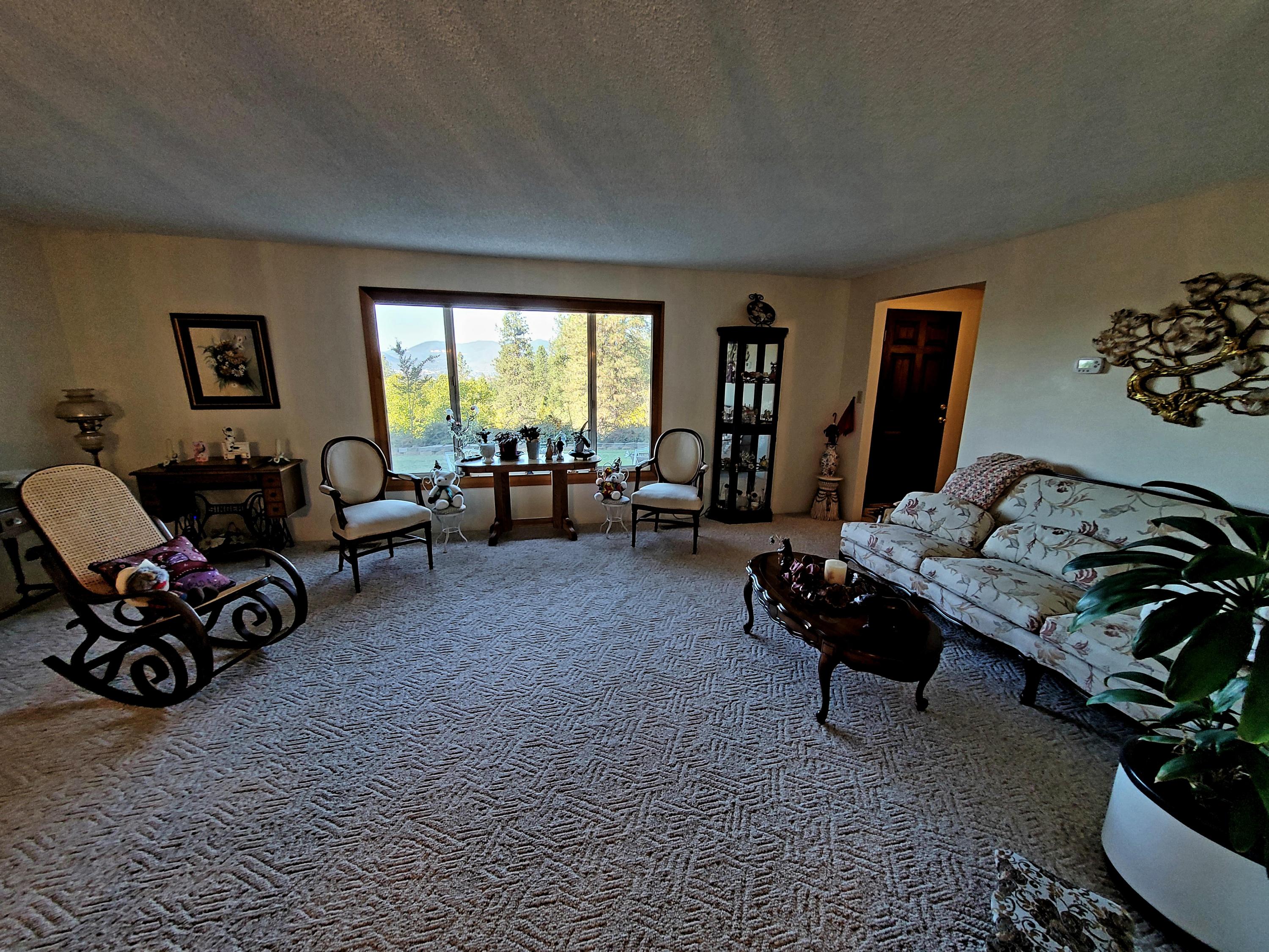 1515 Summit Loop Grants Pass, OR 97527 - Photo 14 of 43 14