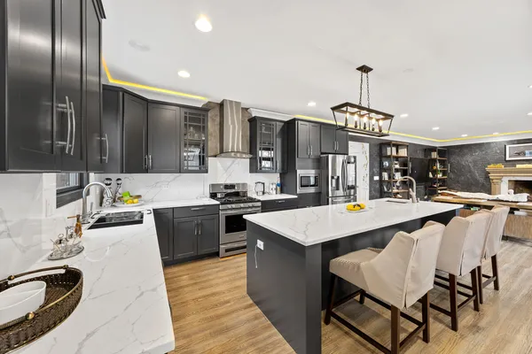 $659,000 | 421 Miner Street, Bensenville, IL 60106