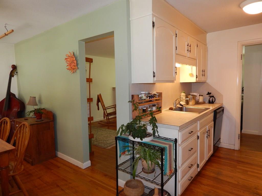 19 Chapel Road Amherst, MA 01002 - Photo 5 of 36