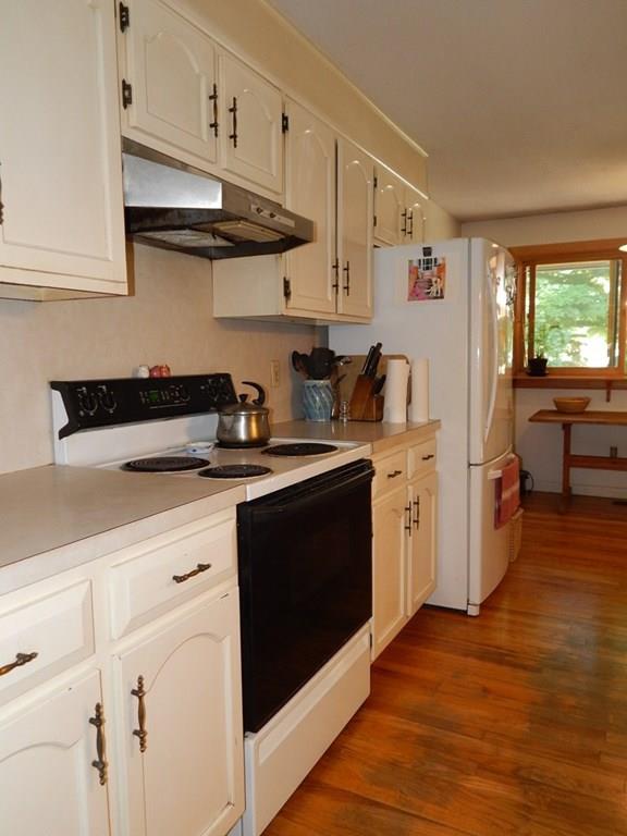 19 Chapel Road Amherst, MA 01002 - Photo 6 of 36