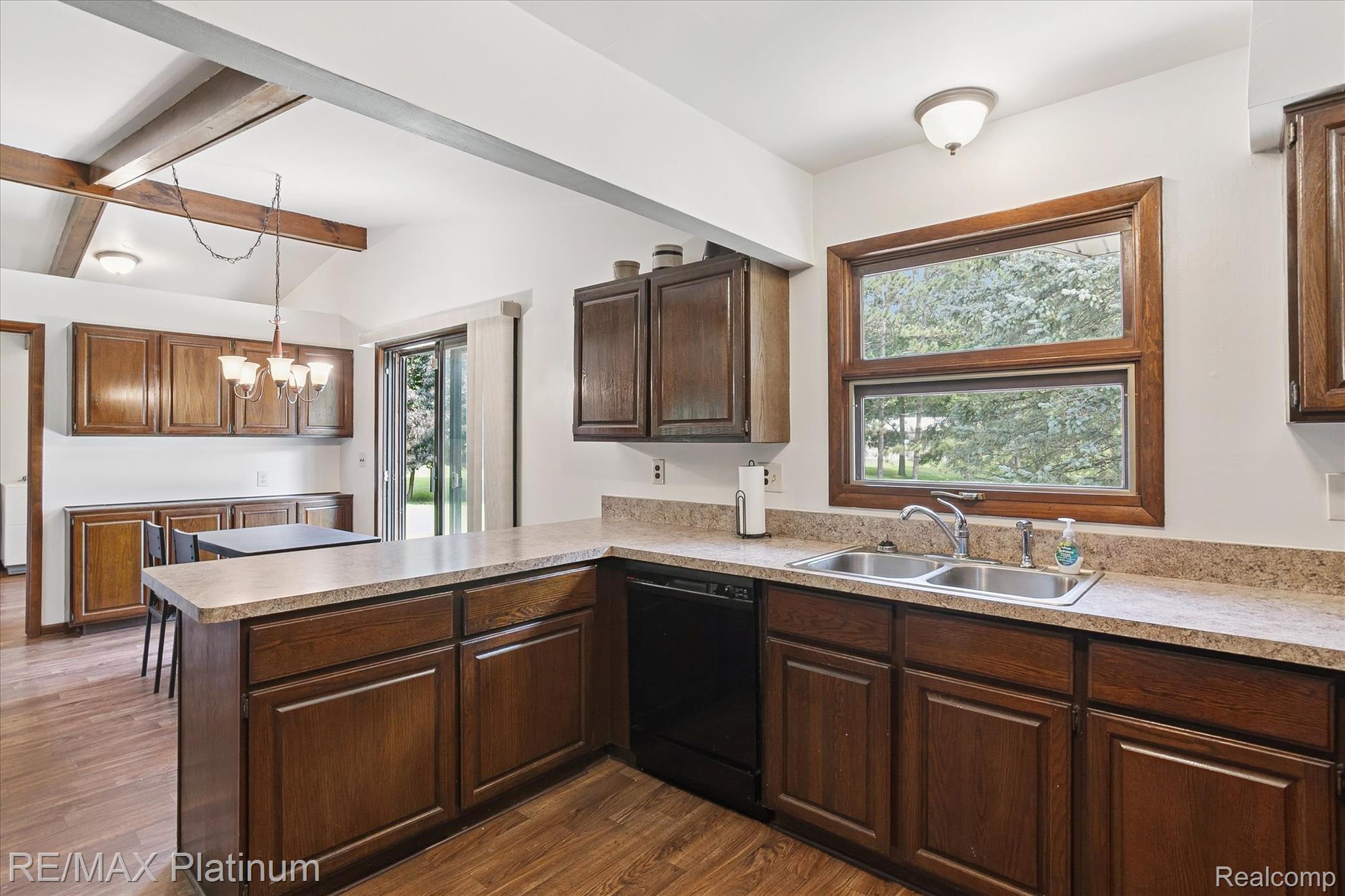 12-3200-Patterson-Lake-Rd-Pinckney-MI-48169-WindowStill-39.jpg