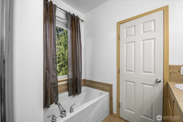 $839,900 | 14247 55th Avenue South, Tukwila, WA 98168