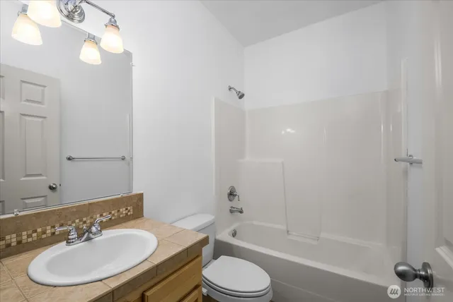 $839,900 | 14247 55th Avenue South, Tukwila, WA 98168