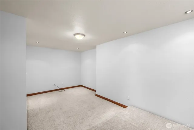 $839,900 | 14247 55th Avenue South, Tukwila, WA 98168