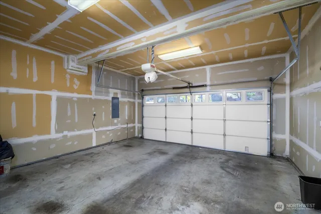 $839,900 | 14247 55th Avenue South, Tukwila, WA 98168