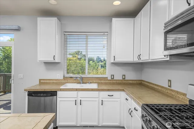 $839,900 | 14247 55th Avenue South, Tukwila, WA 98168