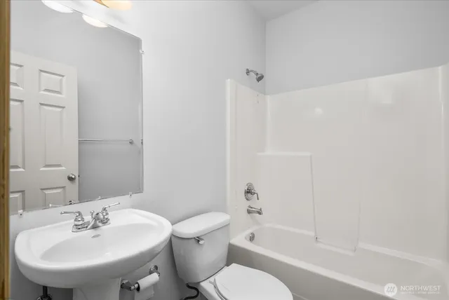 $839,900 | 14247 55th Avenue South, Tukwila, WA 98168