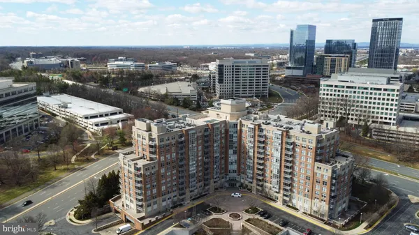 $400,000 | 11800 Sunset Hills Road, Unit 823, Reston, VA 20190