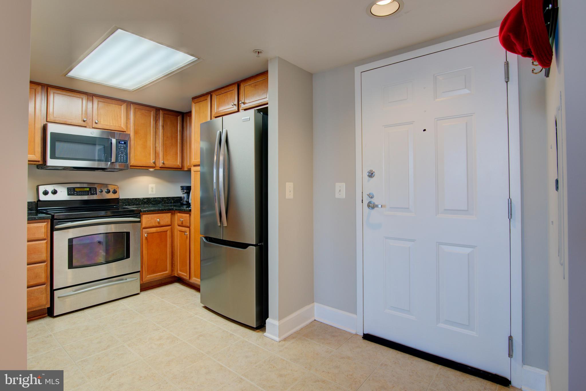 11800 Sunset Hills Road, Unit 823 Reston, VA 20190 - Photo 8 of 46 New refirgerator