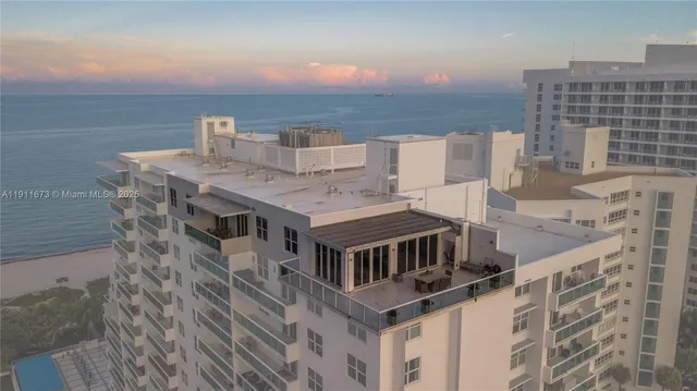 $4,500,000 | 5001 Collins Avenue, Unit PH1, Miami Beach, FL 33140