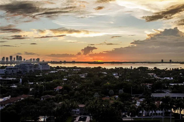 $4,500,000 | 5001 Collins Avenue, Unit PH1, Miami Beach, FL 33140