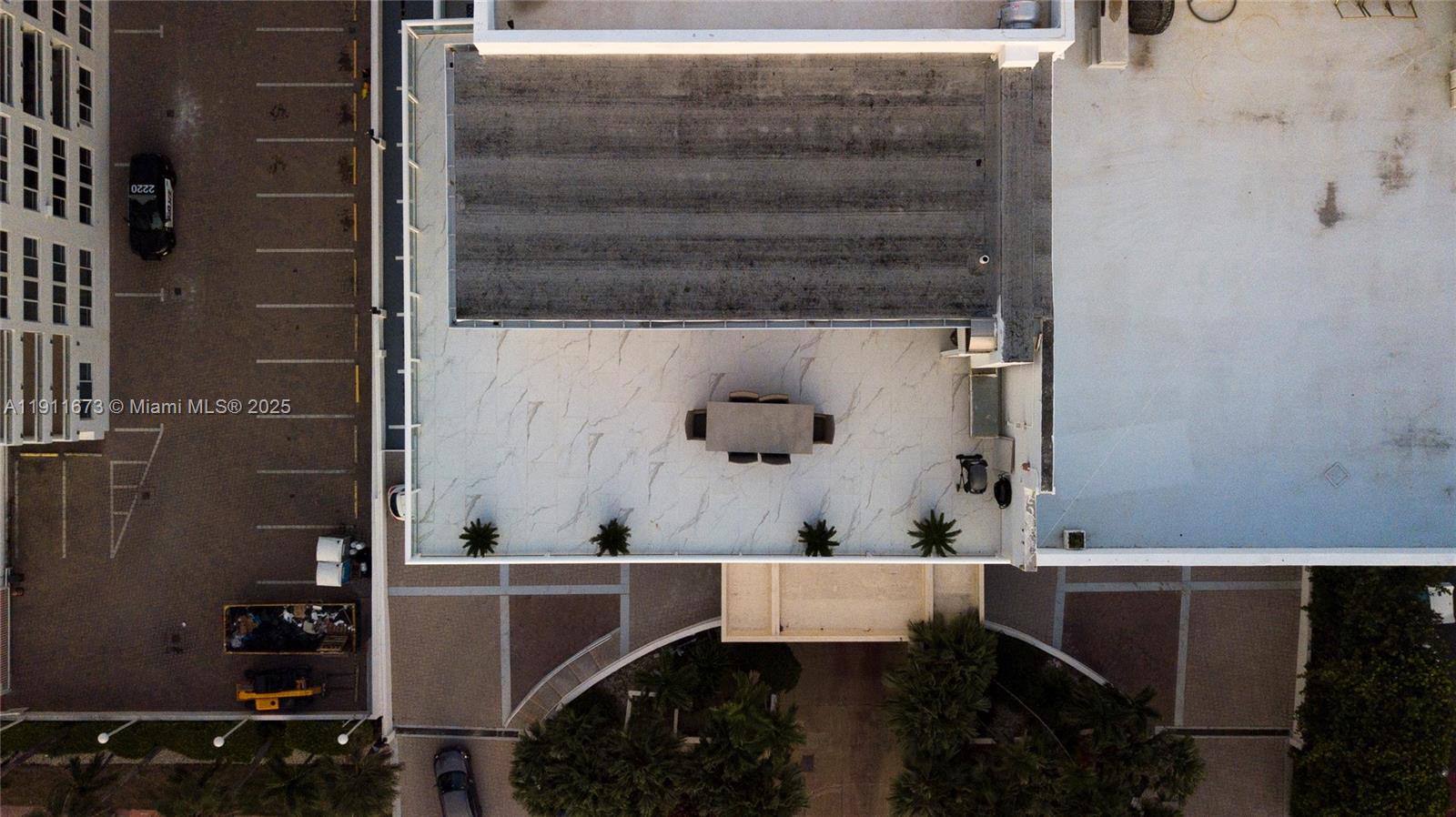 5001 Collins Avenue, Unit PH1 Miami Beach, FL 33140 - Photo 58 of 82