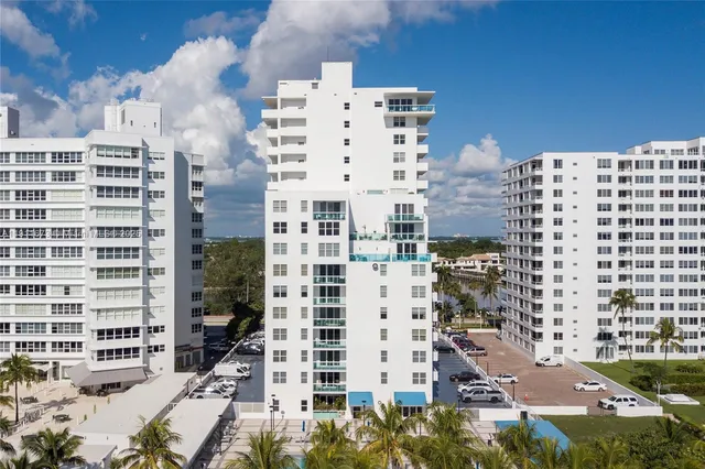$4,500,000 | 5001 Collins Avenue, Unit PH1, Miami Beach, FL 33140