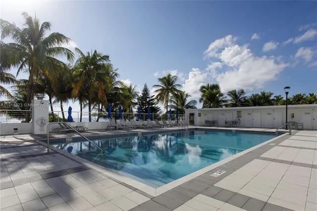$4,500,000 | 5001 Collins Avenue, Unit PH1, Miami Beach, FL 33140