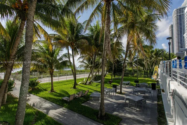 $4,500,000 | 5001 Collins Avenue, Unit PH1, Miami Beach, FL 33140
