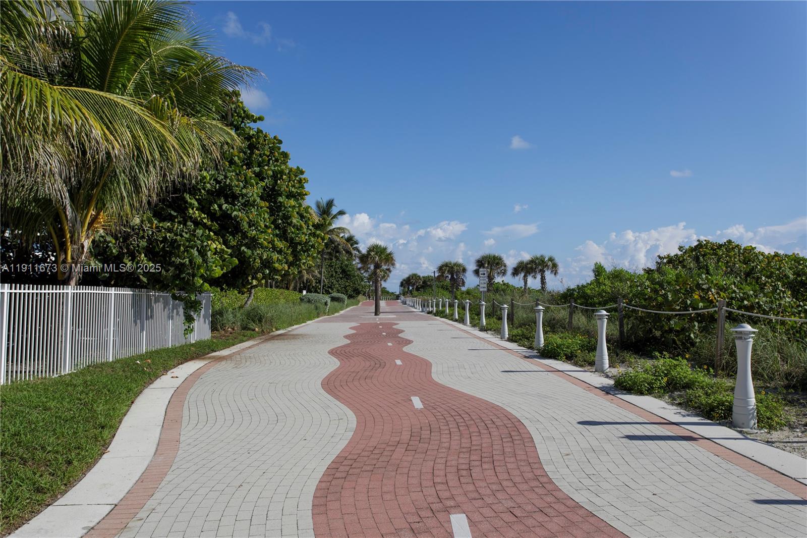 5001 Collins Avenue, Unit PH1 Miami Beach, FL 33140 - Photo 70 of 82 a view of a backyard