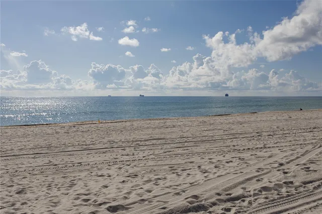 $4,500,000 | 5001 Collins Avenue, Unit PH1, Miami Beach, FL 33140