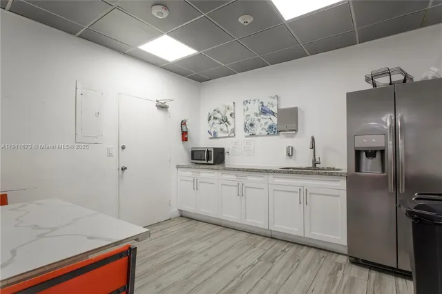 $4,500,000 | 5001 Collins Avenue, Unit PH1, Miami Beach, FL 33140