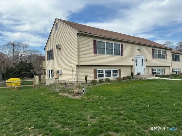 $222,000 | 92 Founders Village, Unit 92, Clinton, CT 06413