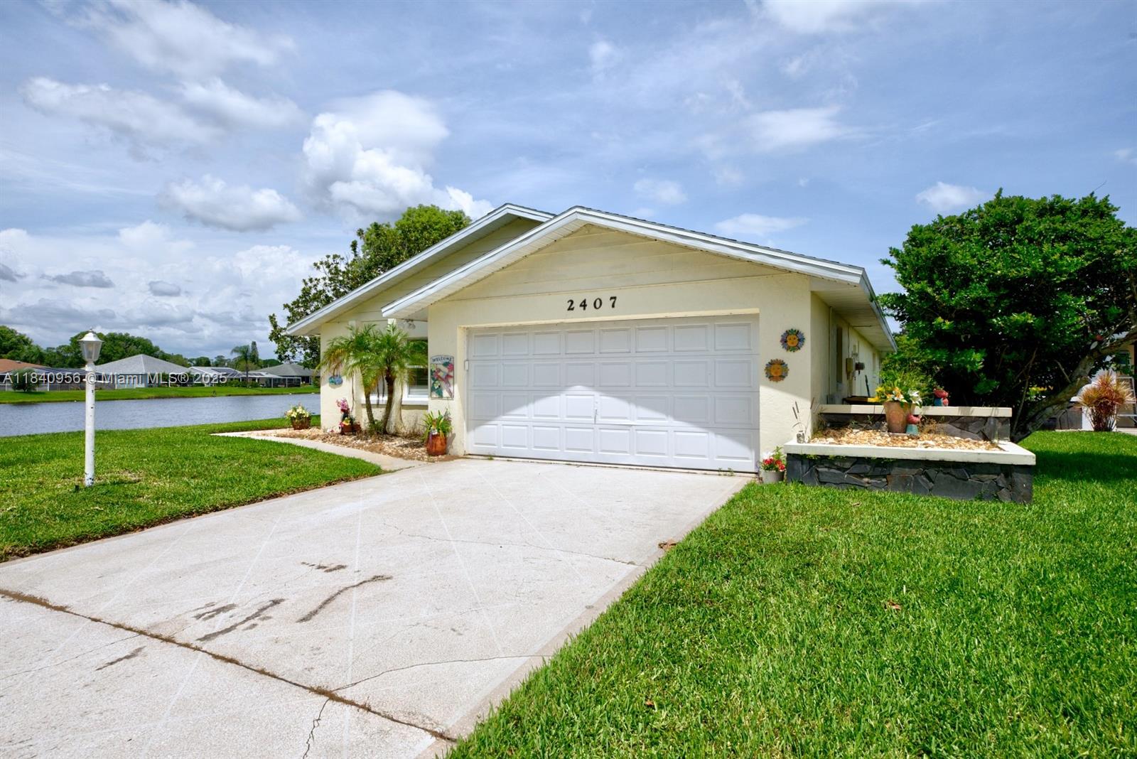 2407 Par Road Sebring, FL 33872 - Photo 3 of 36 Gallery Image 3