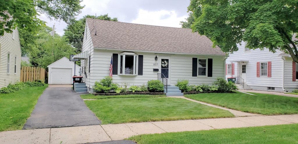 807 15th Avenue Northeast Rochester, MN 55906 - Photo 1 of 1