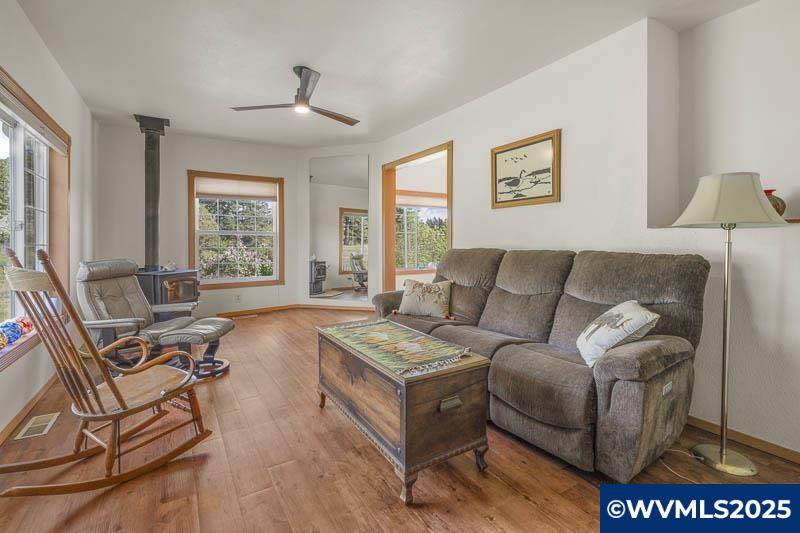 16070 Oakdale Road Dallas, OR 97338 - Photo 15 of 49