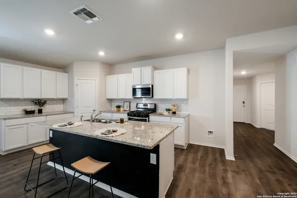 $2,300 | 3514 Copper River, Bulverde, TX 78163