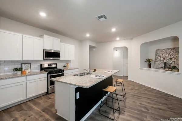 $2,300 | 3514 Copper River, Bulverde, TX 78163