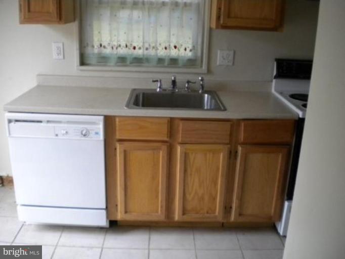 9114 Wallace Road Lanham, MD 20706 - Photo 8 of 9 Kitchen
