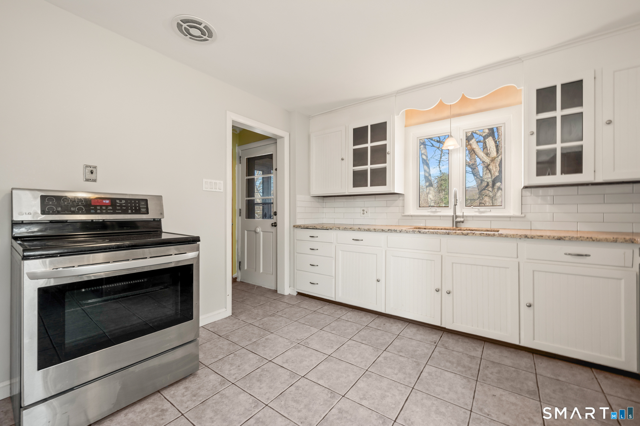 121 View Street Torrington, CT 06790 - Photo 5 of 20