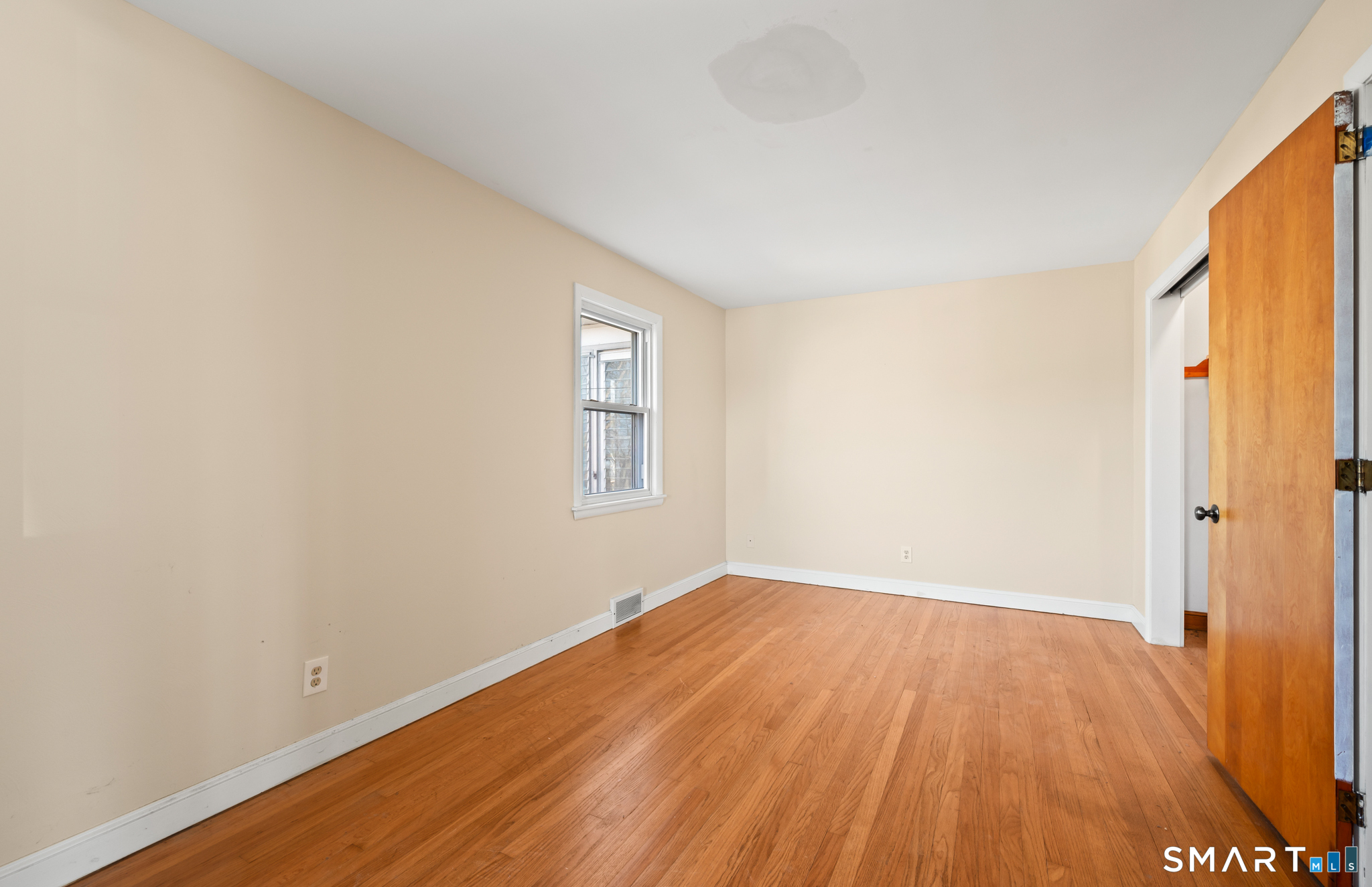 121 View Street Torrington, CT 06790 - Photo 8 of 20