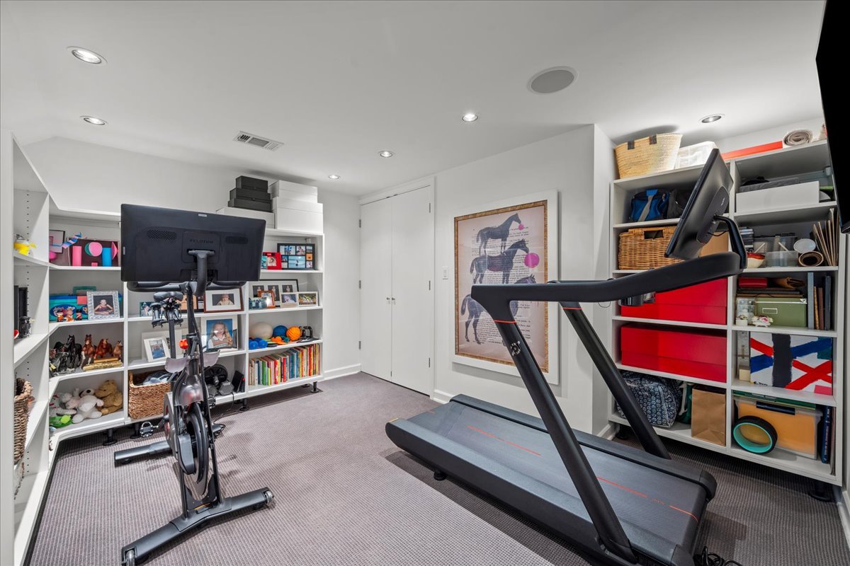 1106 Seneca Road Wilmette, IL 60091 - Photo 69 of 79