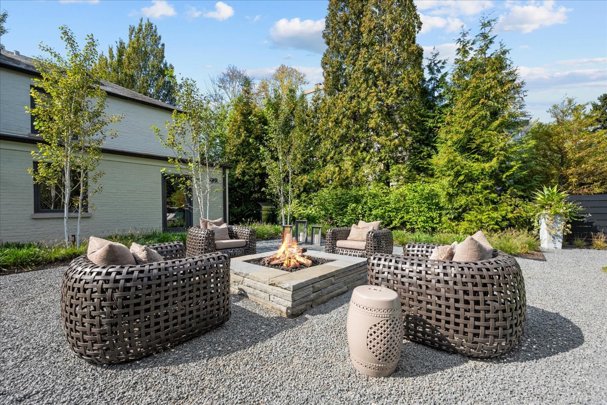 1106 Seneca Road Wilmette, IL 60091 - Photo 73 of 79 a view of a patio with couches and potted plants