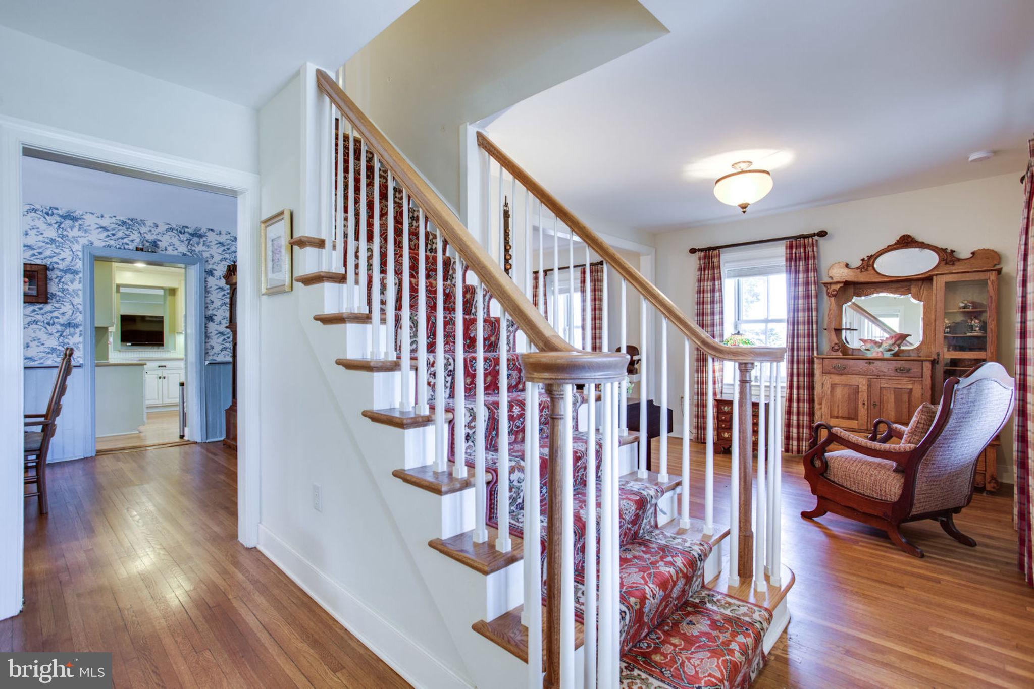 22905 Federal Lookout Road Smithsburg, MD 21783 - Photo 26 of 72 Light filled entry