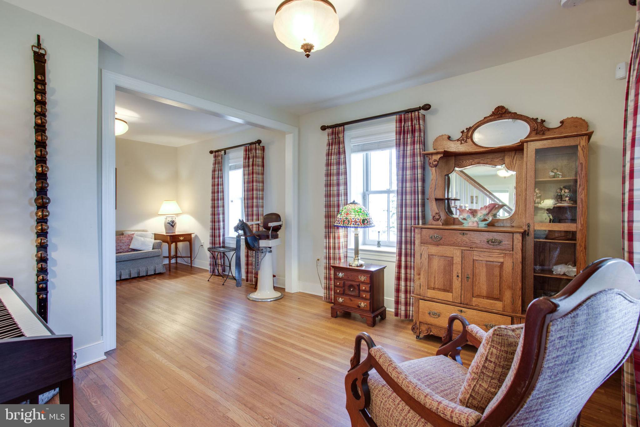 22905 Federal Lookout Road Smithsburg, MD 21783 - Photo 32 of 72 Parlor