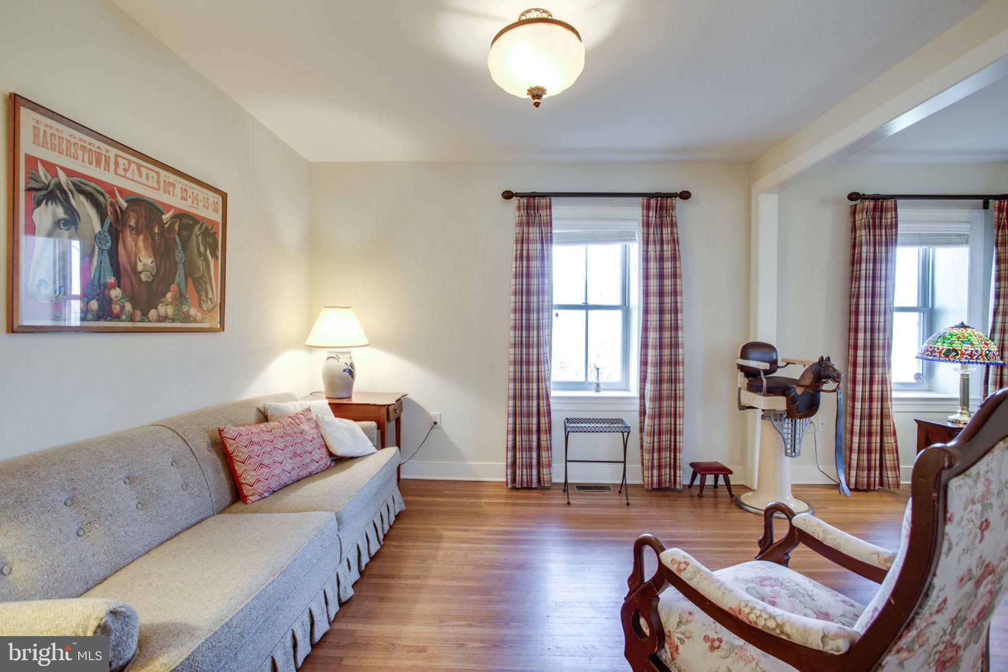 22905 Federal Lookout Road Smithsburg, MD 21783 - Photo 36 of 72 Parlor