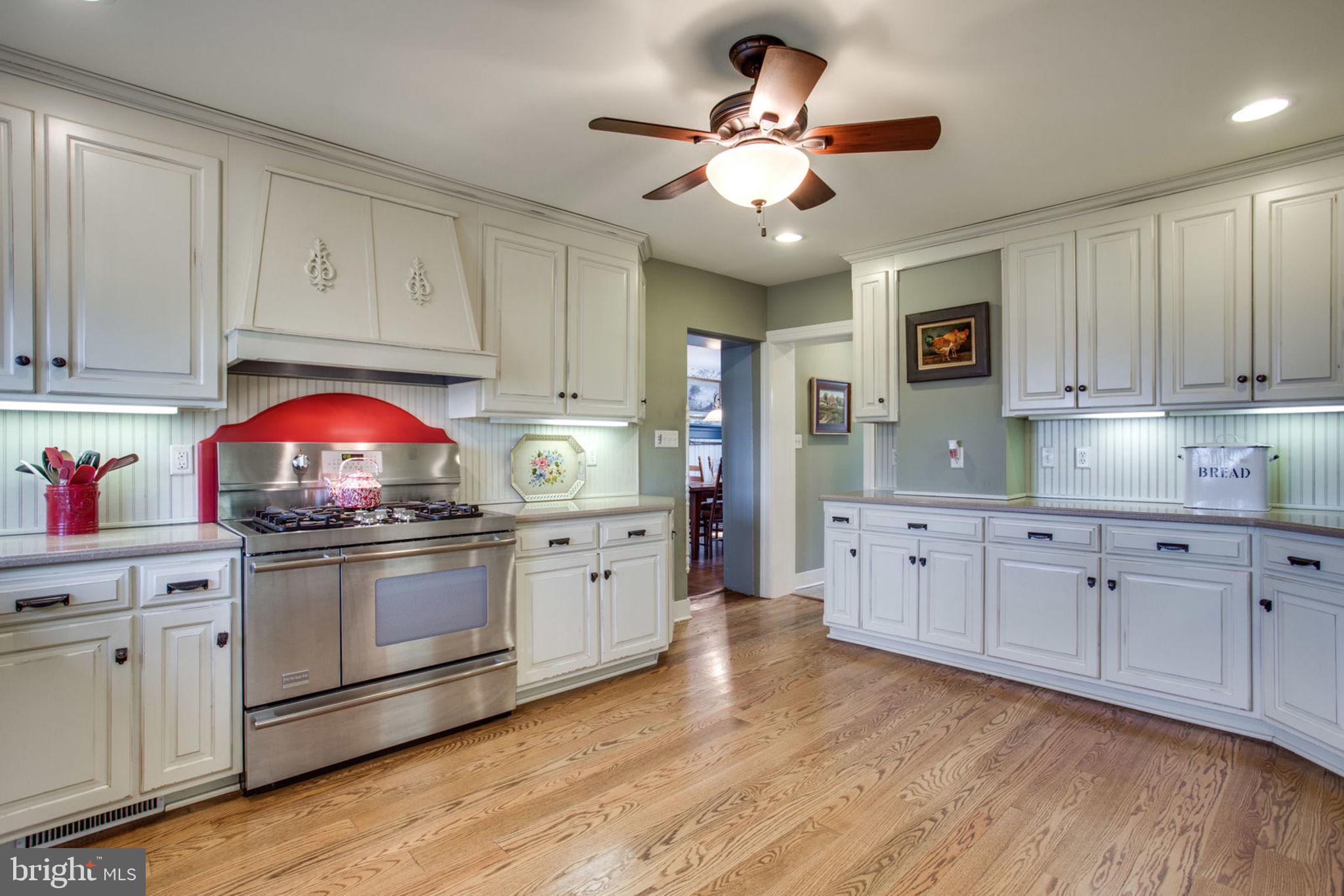 22905 Federal Lookout Road Smithsburg, MD 21783 - Photo 42 of 72 Spacious Kitchen