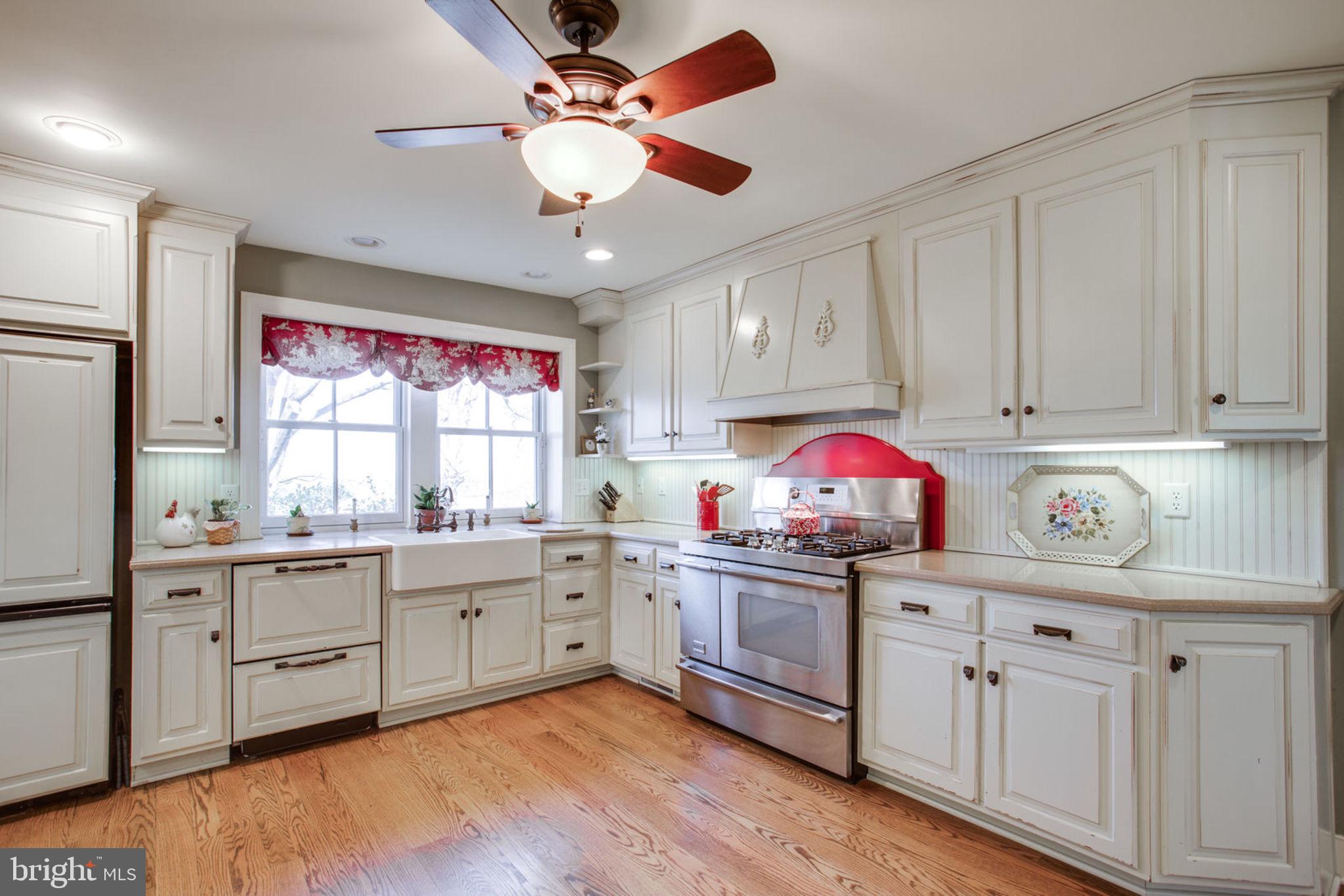 22905 Federal Lookout Road Smithsburg, MD 21783 - Photo 46 of 72 Spacious Kitchen